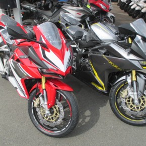 ホンダ　CBR250RR　入荷！