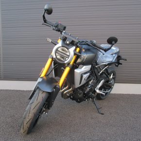 スズキ　GSX-8T入荷